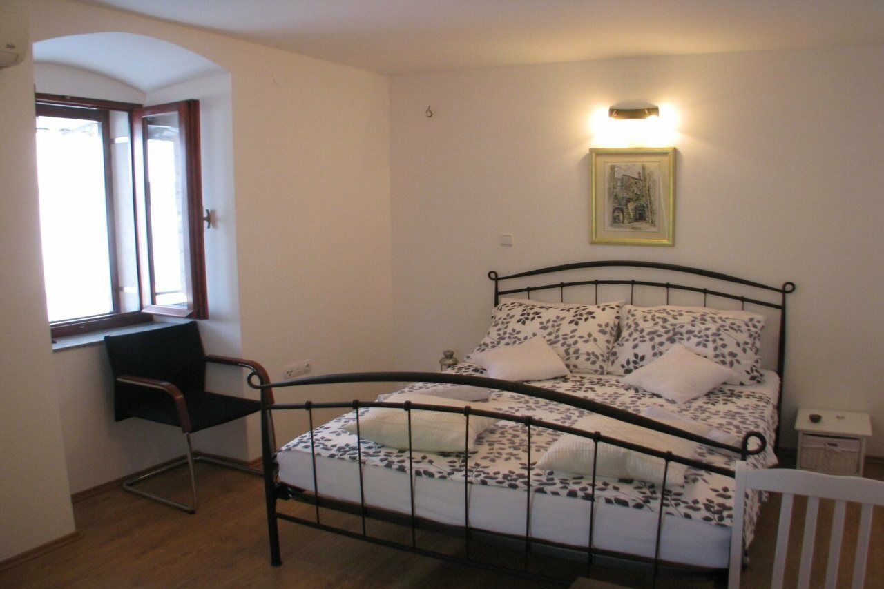 Apartment Noa Kaštel Kambelovac Extérieur photo